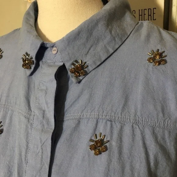 Kensie jeans button down jeweled blouse. - Picture 4 of 7